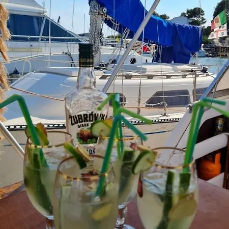 Botel Lupa - La Flotta Di Willy Gio